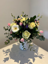 Indlæs billede til gallerivisning Blomsterdekoratørens kreation
