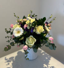 Indlæs billede til gallerivisning Blomsterdekoratørens kreation
